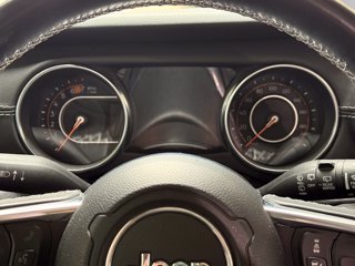 JEEP Wrangler Unlimited 2.0 turbo Sahara auto