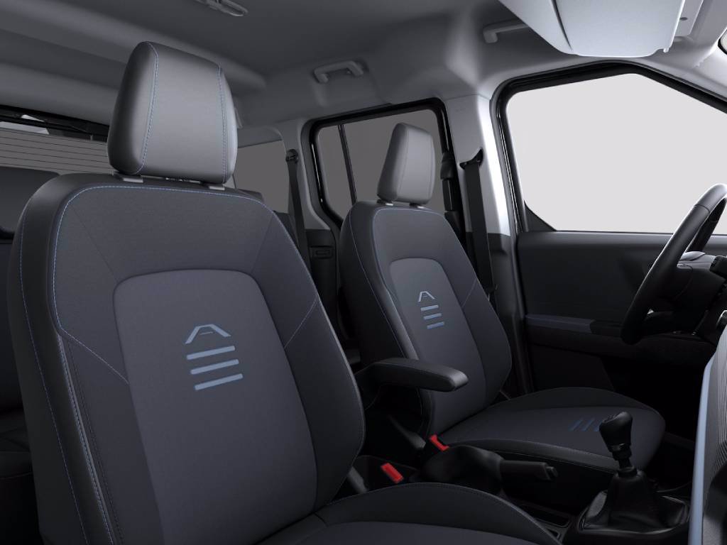 FORD Nuovo Tourneo Active 1.0 EcoBoost 125 CV 93 kW Trasmissione manuale a 6 rapporti 2WD