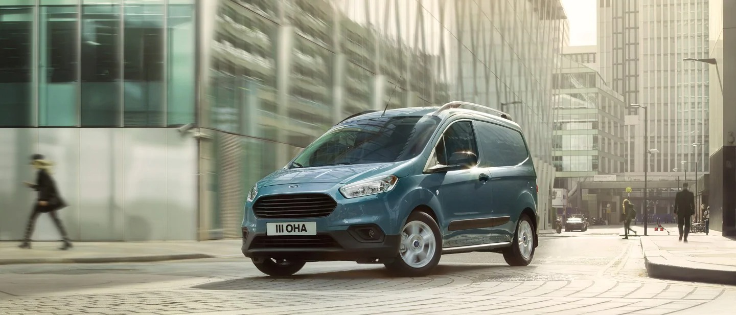 Ford Transit Courier Monza Milano slide