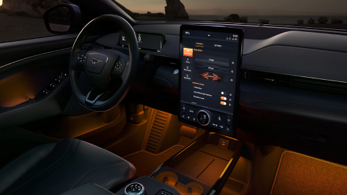 Ford Mustang Mach E Monza Milano interni