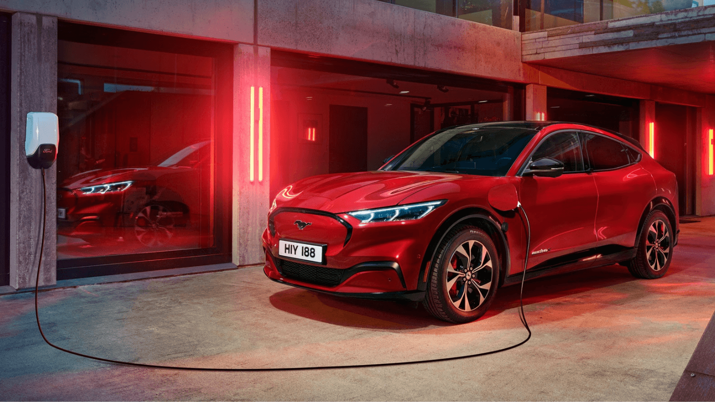 Noleggio Ford Mache E