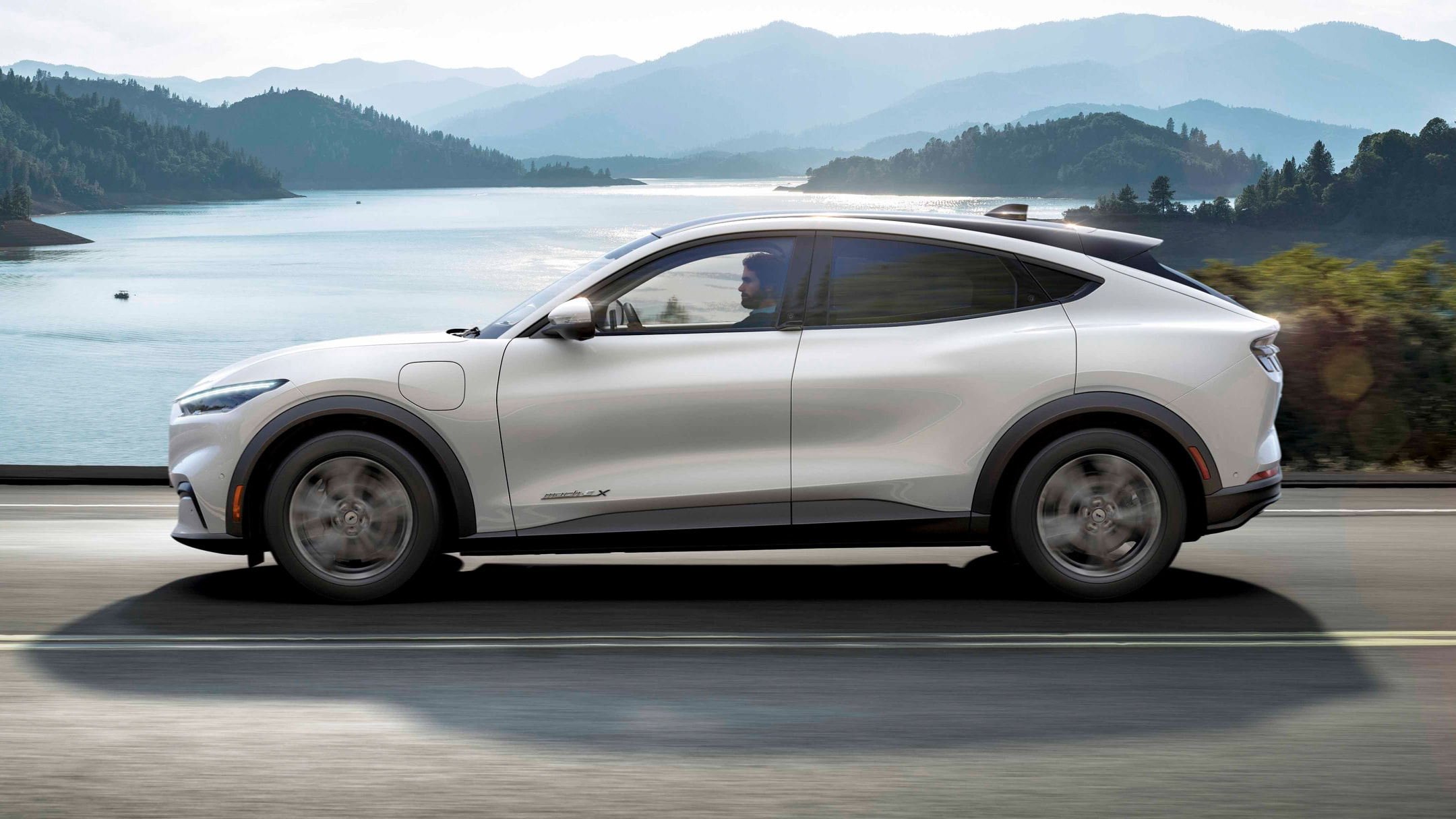 Ford Mustang Mach E Monza Milano esterni